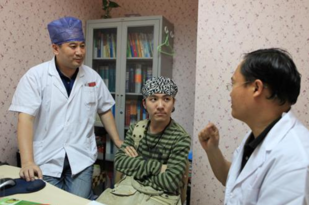 孟智超|他是“三毛”扮演者，却在表演后被宋丹丹痛批，一代童星为何堕落