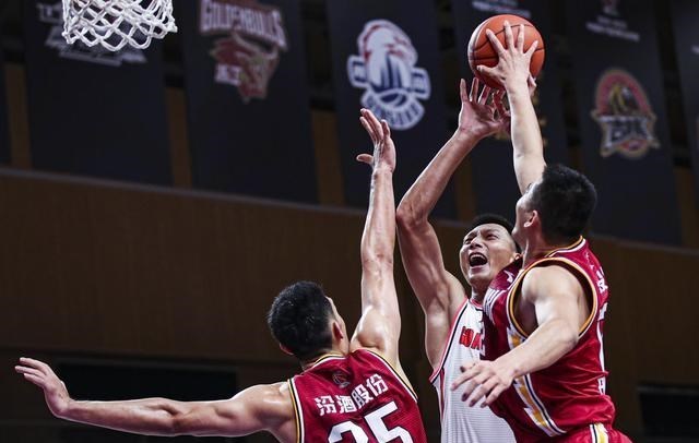 一个有心人 爆冷！易建联11中3，广东队62-85惨败，27个失误，赵睿胡明轩缺席