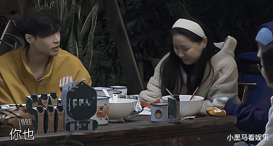 李思思|受到一万点暴击的单身狗——张艺兴，败得不冤但是很惨