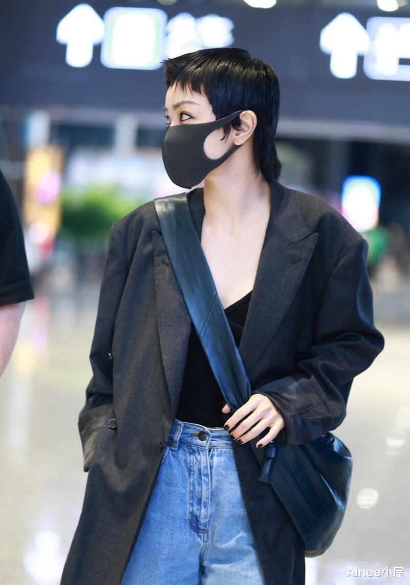 短发 女生剪短发也太帅了，郭采洁穿宽肩西装配牛仔裤，看不出有35岁