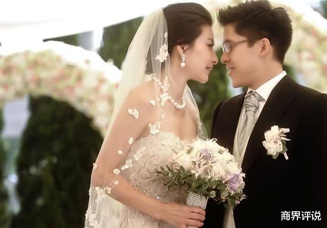 林建岳|郭晶晶大婚时,李嘉诚没开席就走,她结婚李嘉诚却带李泽钜去祝贺