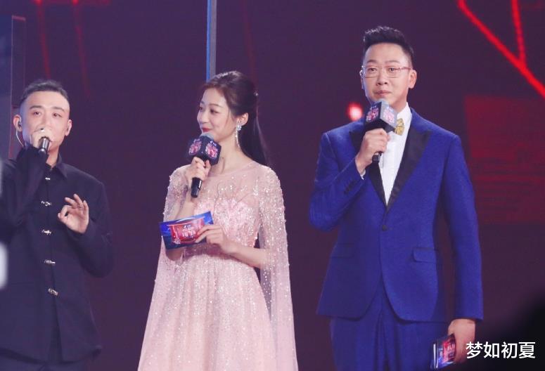 综艺节目|冯琳再次公开亮相，气质出挑，还没毕业就能担任跨年晚会主持人