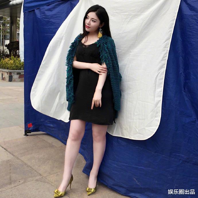 张若昀|徐冬冬晒出一张全身照，让大家找亮点，膝盖状态引起热议