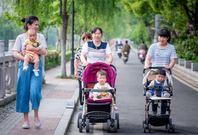 全能辣妈plus|“帮闺女带2胎，是我一辈子的伤！”6旬母亲的话，道出中国老人之殇