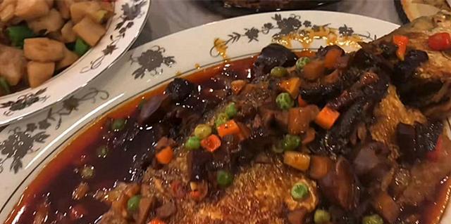 黄磊|明星黄磊晒年夜饭，亲自下厨做18道大菜，网友：看饿了，求蹭饭