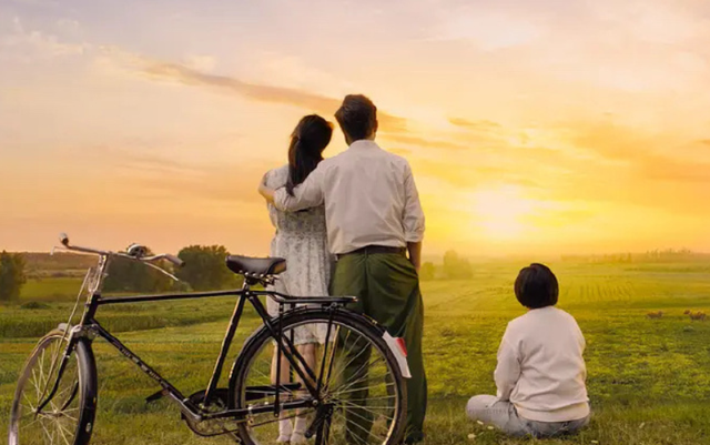 你好|《你好李焕英》隐藏两个细节，竟有两个角色穿越而来，你看懂了吗