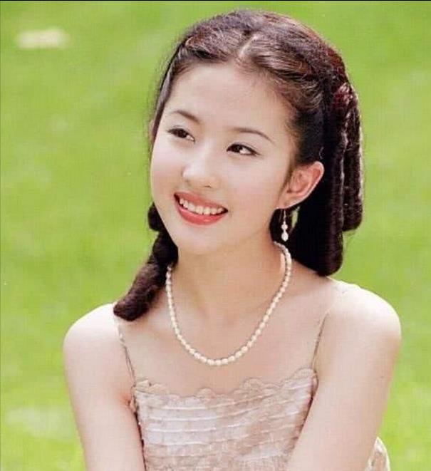 演艺圈|在这个“排骨精”的时代，那些“珠圆玉润”的女星，显得尤为珍贵！