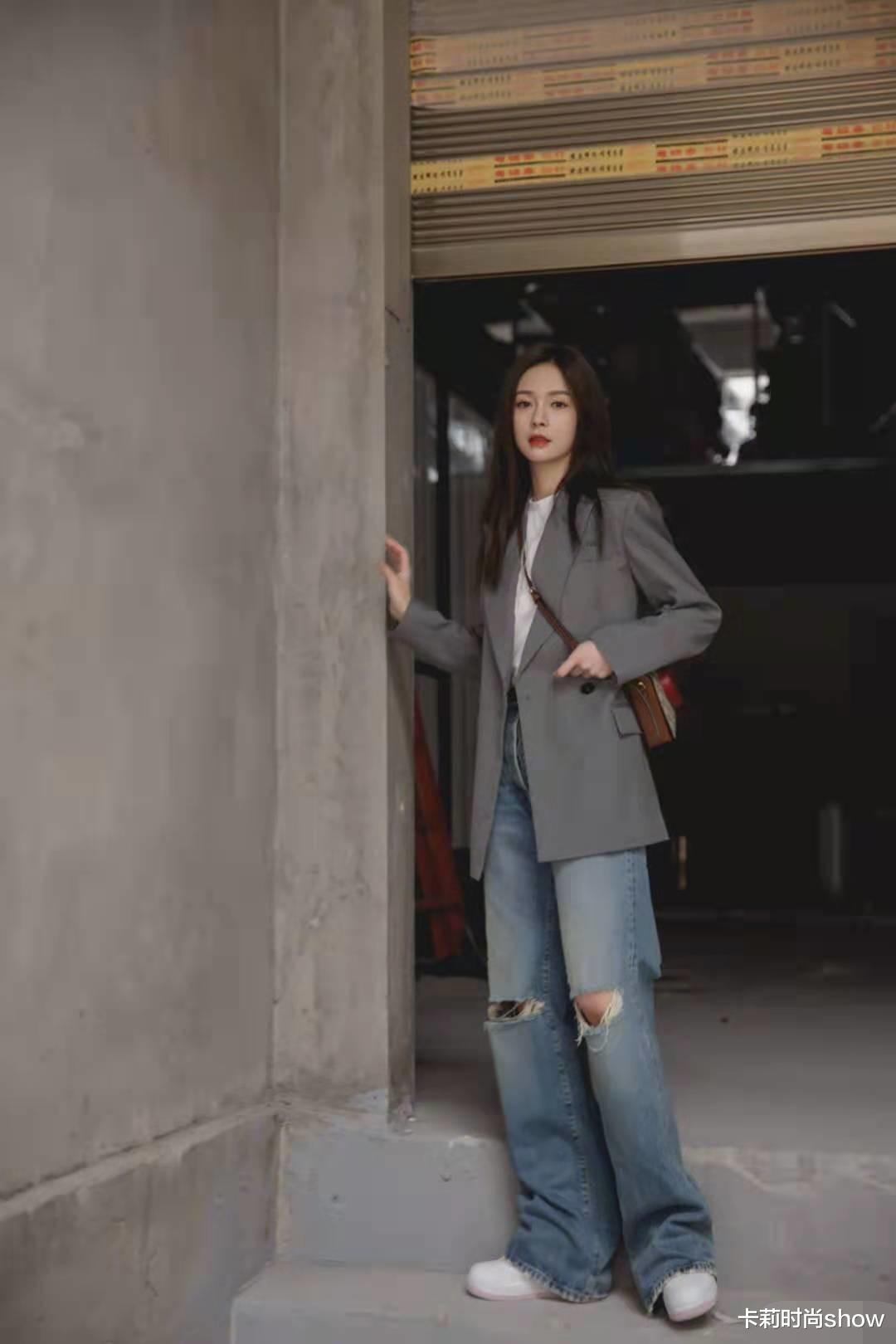 卡莉时尚show|沈梦辰初秋穿搭分享，运动风打扮青春靓丽，还以为她才20出头