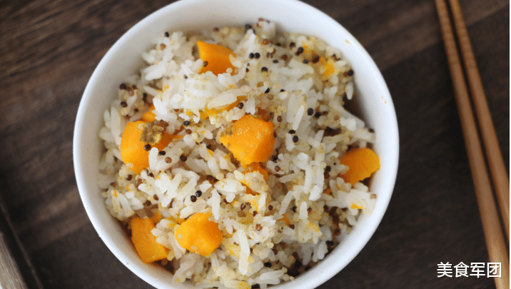 米饭|米饭这么蒸，又香又软，低糖又健康，1次吃2碗也不担心胖
