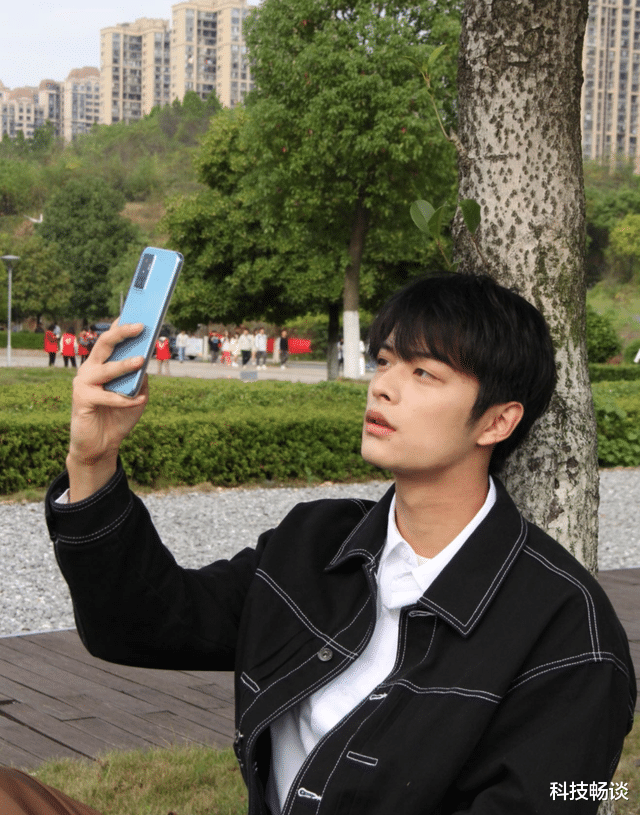 vivo s10|都说vivo S10e自拍体验比较好，今天就来实际试试看