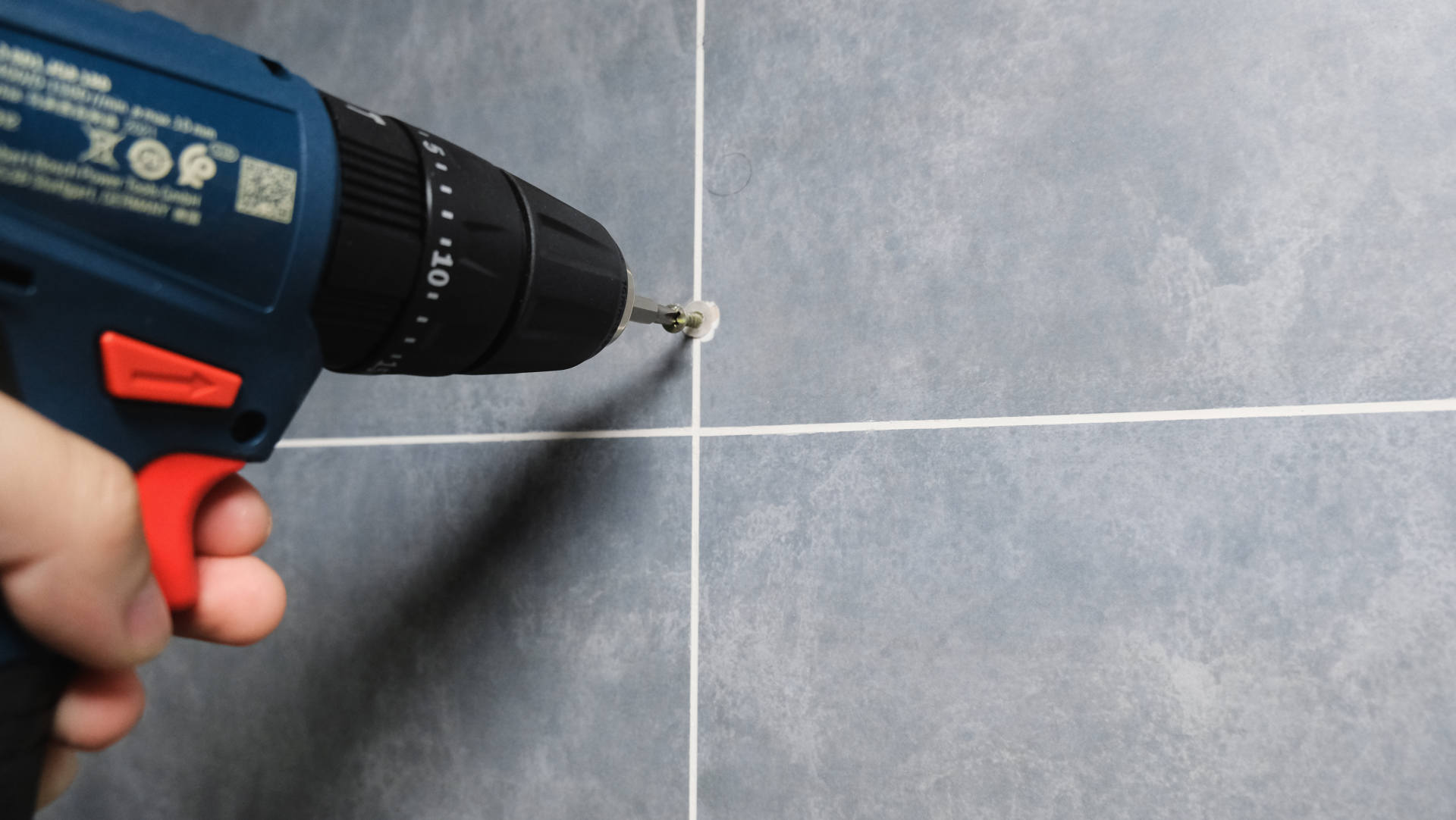 |家庭工具一套足矣，博世 GSB120 锂电钻套装