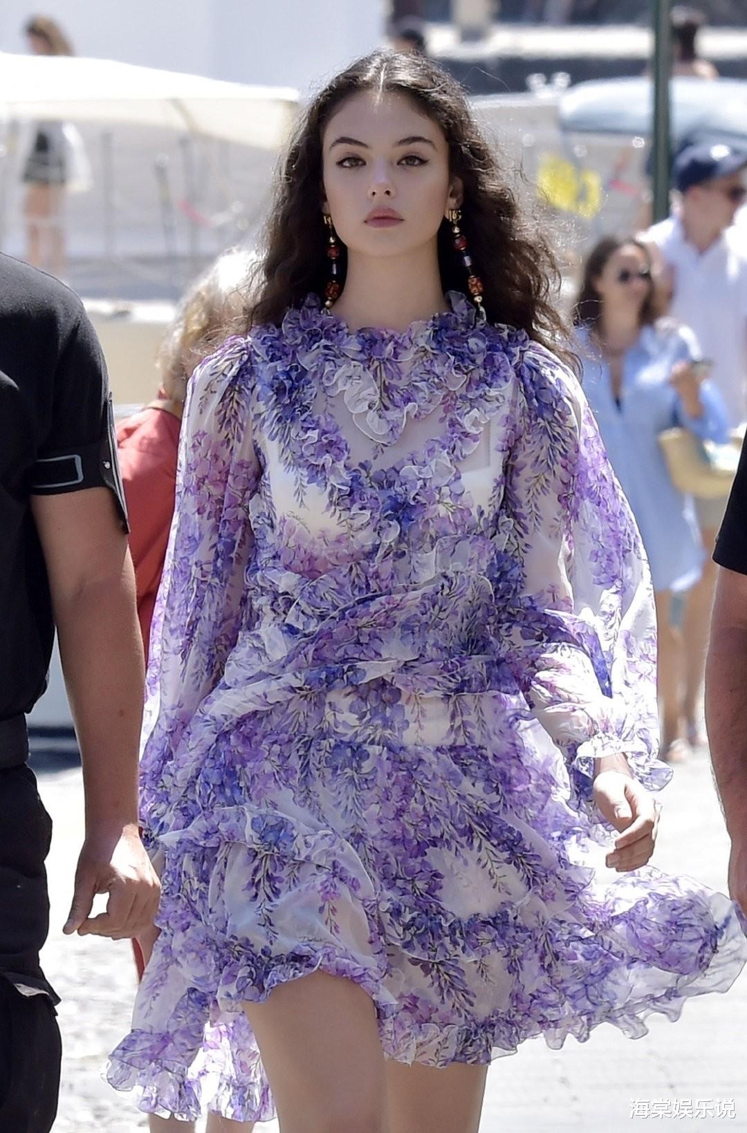 莫妮卡·贝鲁奇|莫妮卡16岁女儿比妈妈还美！身材丰满不输莫妮卡，身姿曼妙拍大片