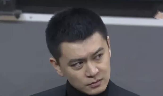 廣東男籃|廣東隊(duì)20分大??！朱芳雨淡定玩手機(jī)，名記說(shuō)出了實(shí)話