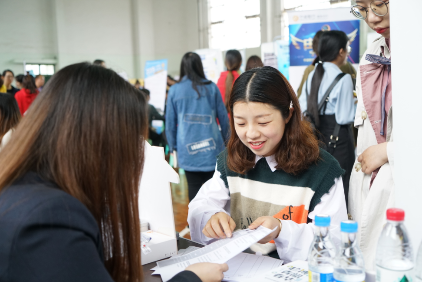 大学生|想在校招中脱颖而出，学历和能力哪个更重要？答案未必如你所想