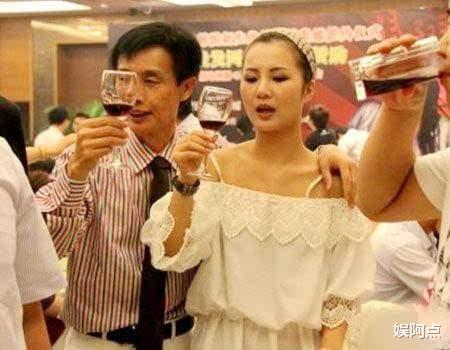 陈宝莲|女星们和“干爹”的那些事