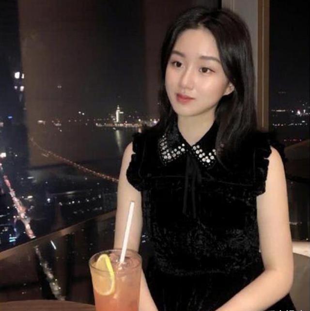 孟非|孟非23岁女儿神似“章泽天”，长得亭亭玉立，郭德纲都想要当亲家