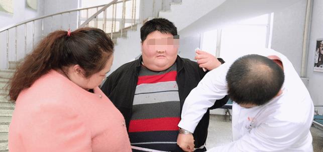 饮食|那对合重近800斤，为生娃励志减肥的“胖夫妻”，后来咋样了？