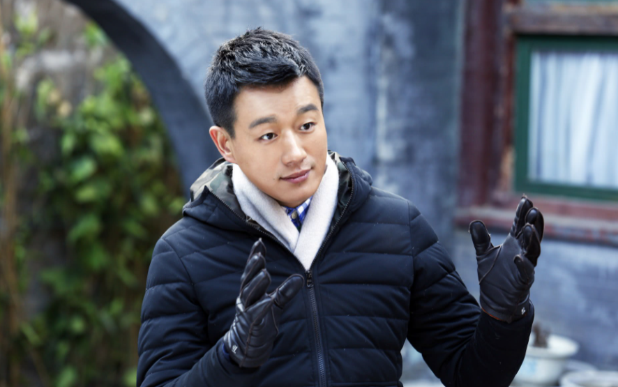 靳东|靳东4部大剧强势来袭！阵容都是实力派，这是霸屏的节奏吗？