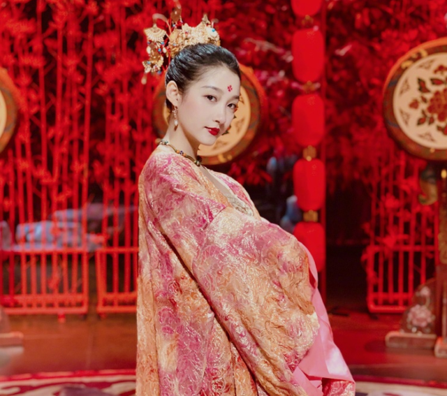 关晓彤|关晓彤揭开王牌遮羞布，贾玲华晨宇看人下菜，获网友清一色支持