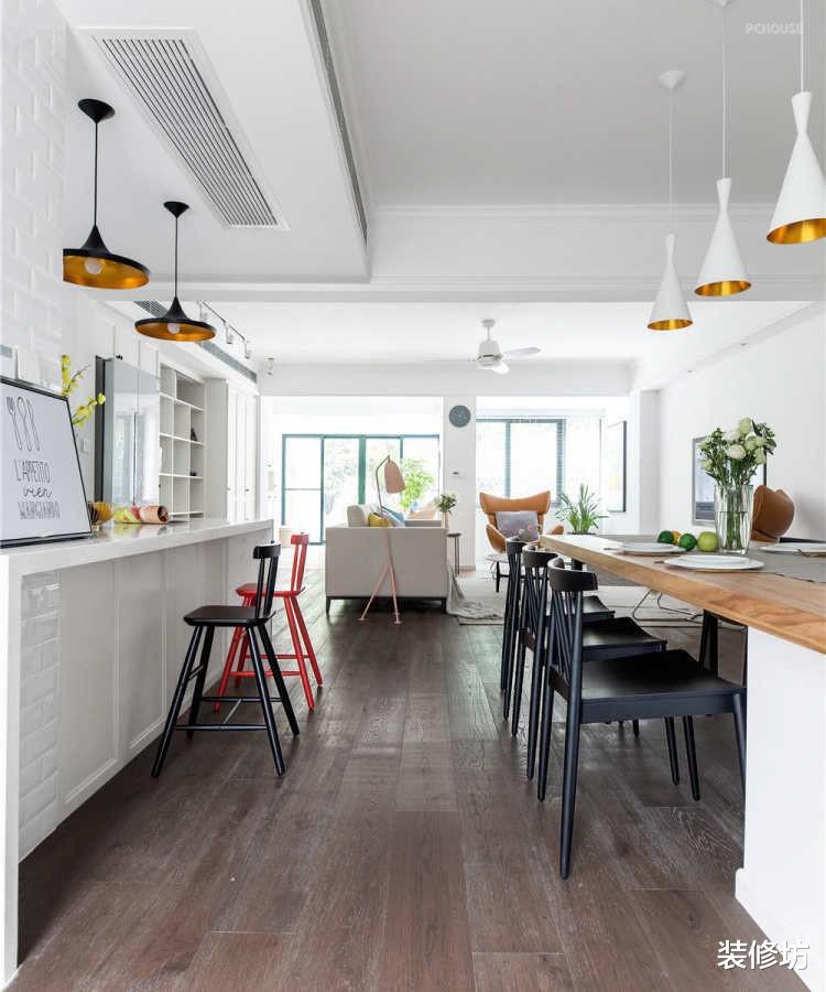 200平方米的复式房子,完美的配色,让生活更美好和幸福