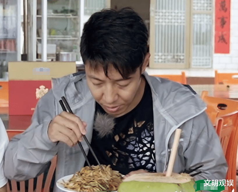 明星素颜|王冰冰撒贝宁没化妆就录节目，揭开了综艺明星“伪素颜”的假面具