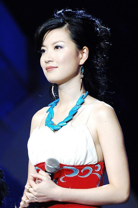 主持人|陈蓉4岁还不会说话，却成为了一名主持人，她的双胞胎女儿好可爱