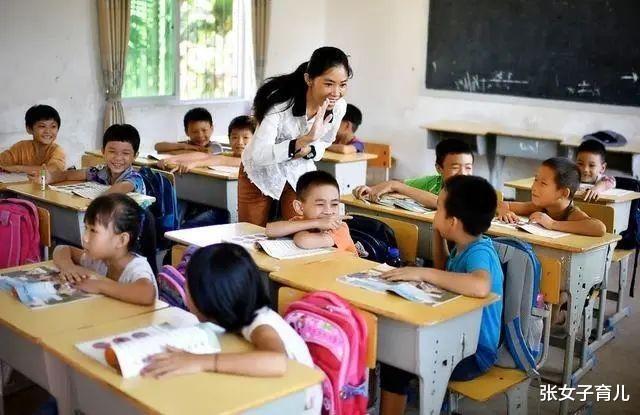 张女子育儿|你孩子挖空心思想怎么给老师送礼么？30多年幼师说出了心里话