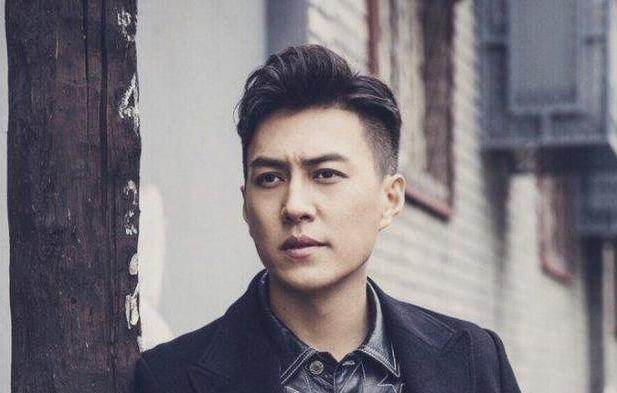二师姐的花事心情 自己在剧中打酱油，却捧红了王凯和靳东，王凯曾当众跪地谢恩