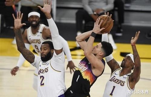 湖人队|8记三分,29+3!湖人奇兵归位,球迷盛赞:若能保持就没对手了