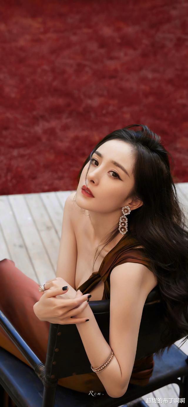 贺岁档|明星都是神仙颜值？8位女星生图和精修对比，差距不得不让人唏嘘