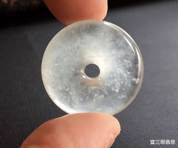 小叶紫檀|行家揭秘翡翠中的“冰渣”，有“冰渣”的翡翠就真的是老种吗？