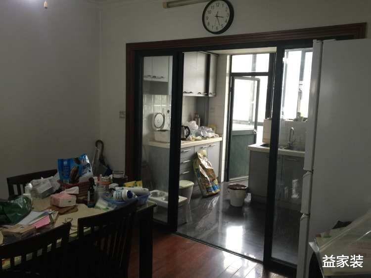 他们为了省钱选择不买新房,将老房改成自己想要的样子,效果超赞