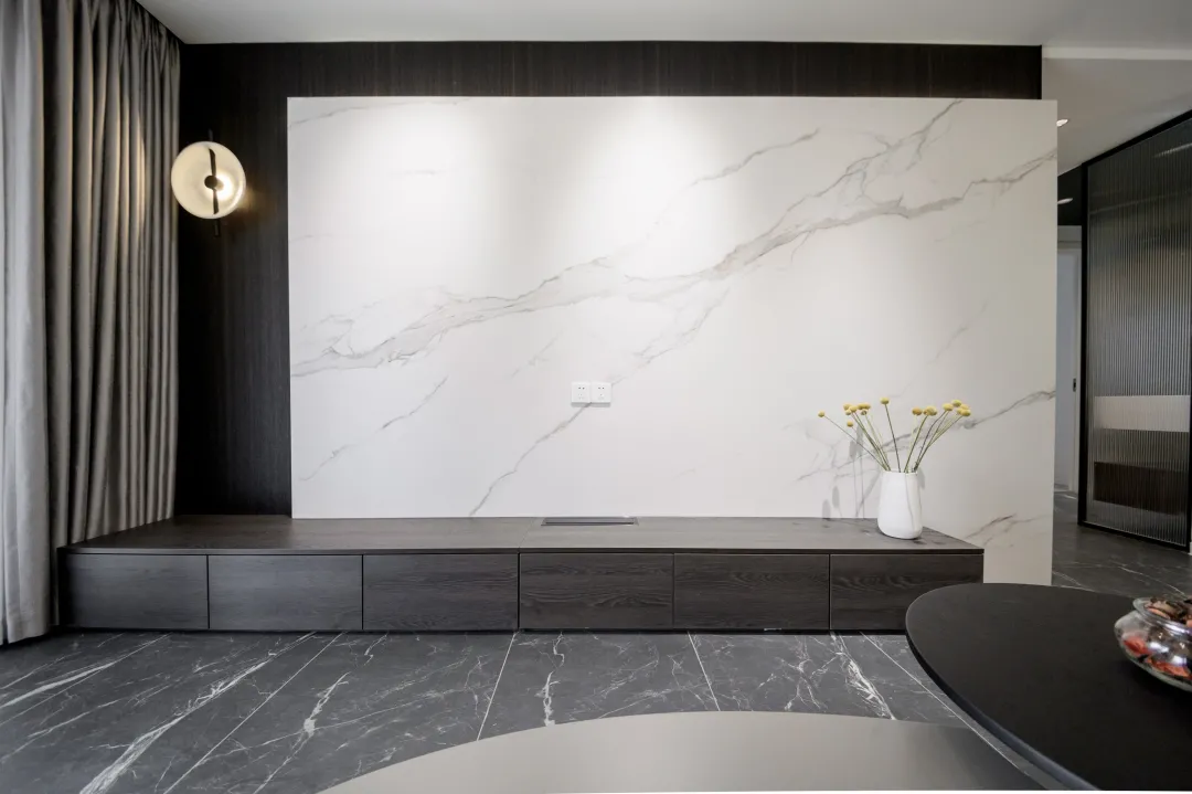 120㎡黑白灰三居，业主喜欢的高级范