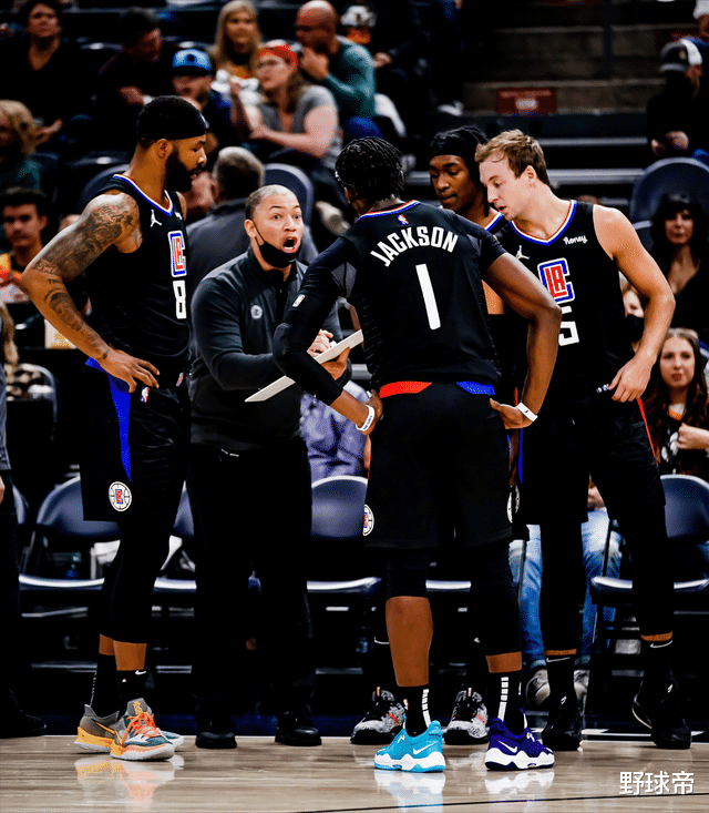 阿森納|上場(chǎng)31分鐘，投籃0%！卻能搶到14個(gè)籃板，正負(fù)值高達(dá)+19！有點(diǎn)秀