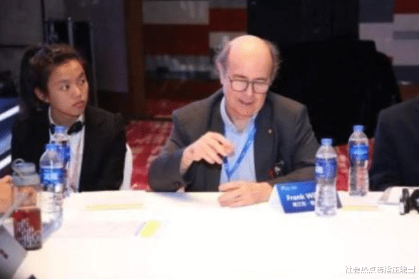 科学家 被称为最年轻的科学家，曾2次参加顶级科学论坛，传奇一样的存在