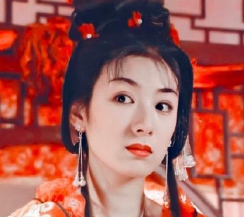 神人黑白臉 43歲的黃奕要翻身？約會53歲的神秘男子，“吸渣本質”被打破？