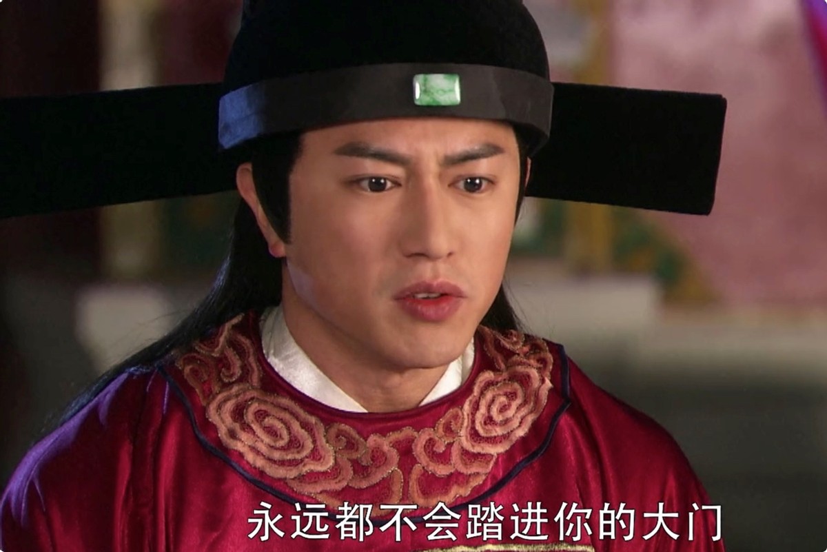 潘粤明|仅播12集，豆瓣好评飘满屏，不愧是积压了8年的潘粤明王炸剧