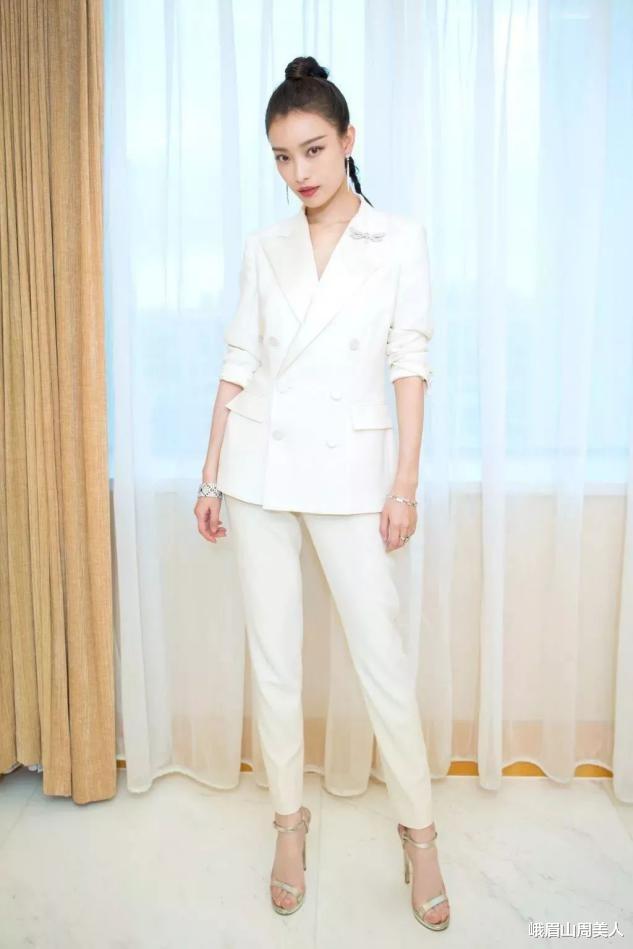 峨眉山周美人|“阔腿裤”早就失宠了!今年流行的是“豆腐裤”,陈数穿上美翻了