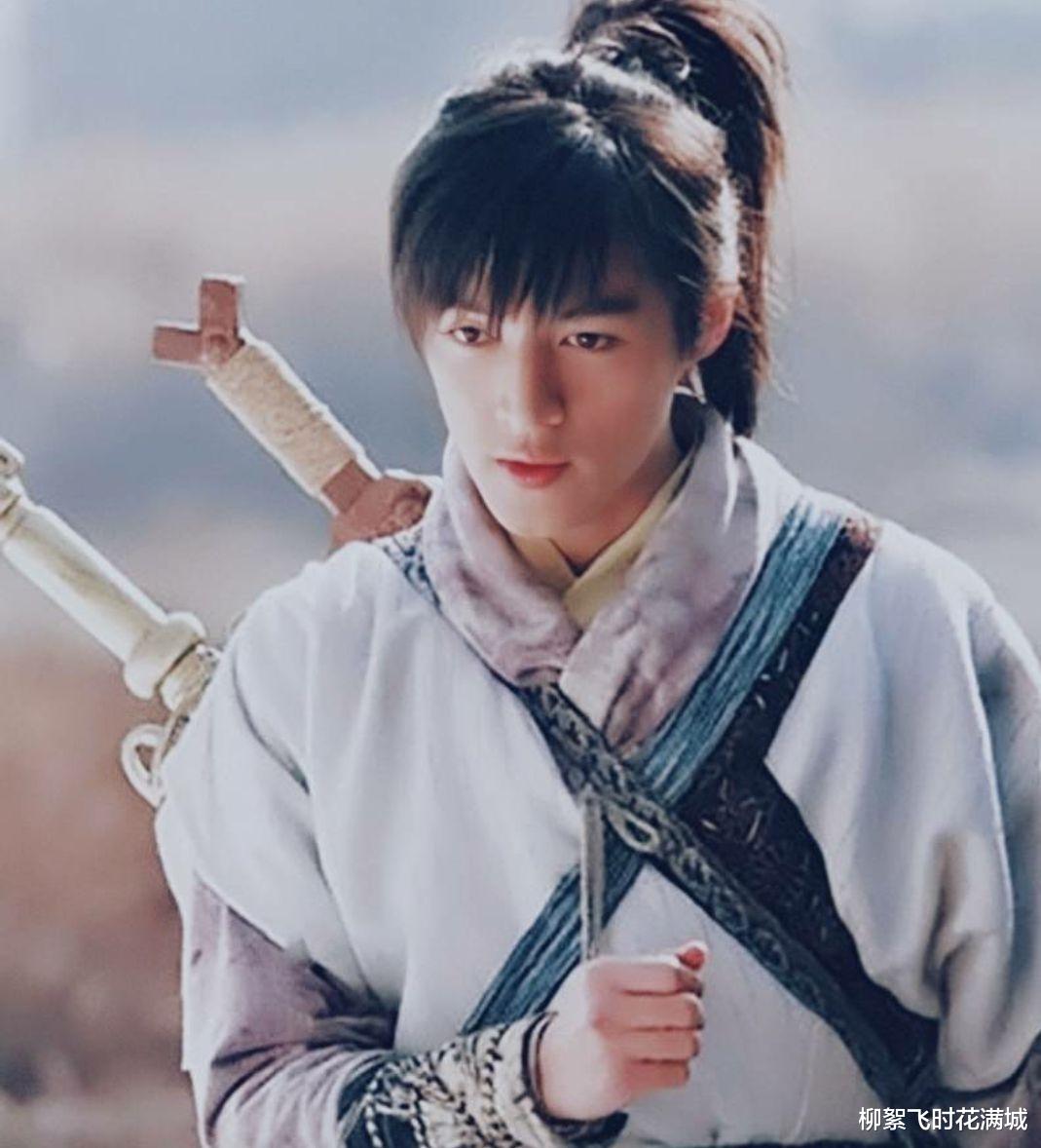 胡歌|胡歌，都快2022年了，你也该从巅峰处走下来接接地气了