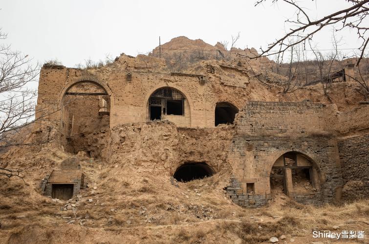 山西省|山西消逝中的古村，村里地主修桥筑路接济村民，却被村民扔下山崖