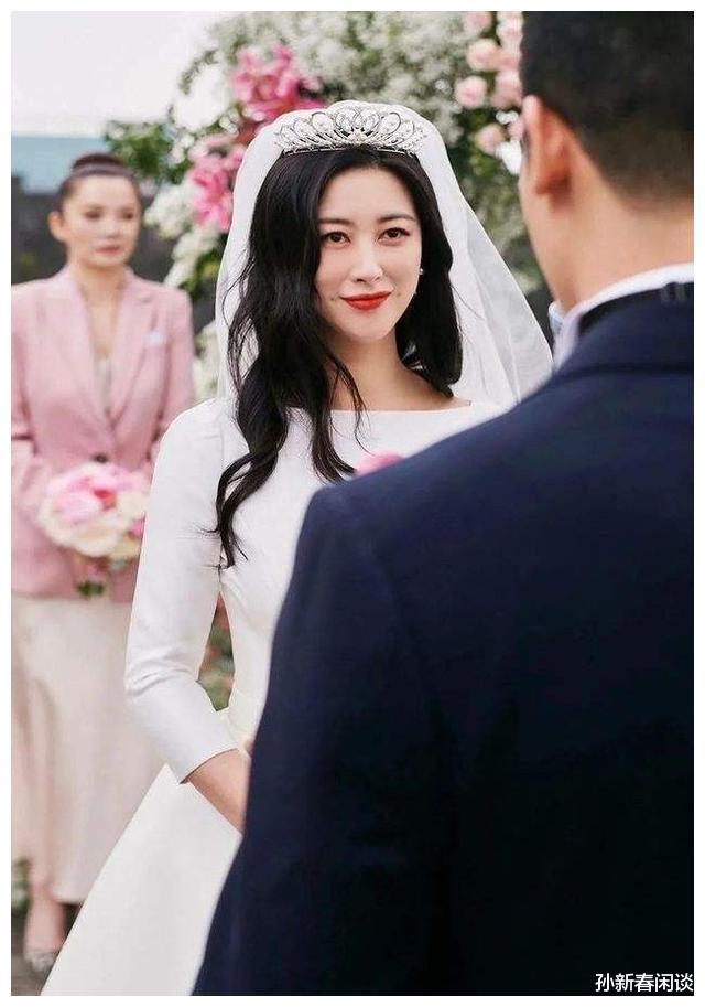 朱珠|出道16年零绯闻4次入选全球最美面孔，朱珠出席华鼎奖气质非凡