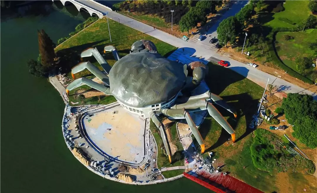 新濟南人小李 110個建筑界的“金酸莓獎”，國家發(fā)改委：嚴(yán)禁建設(shè)“丑陋建筑”