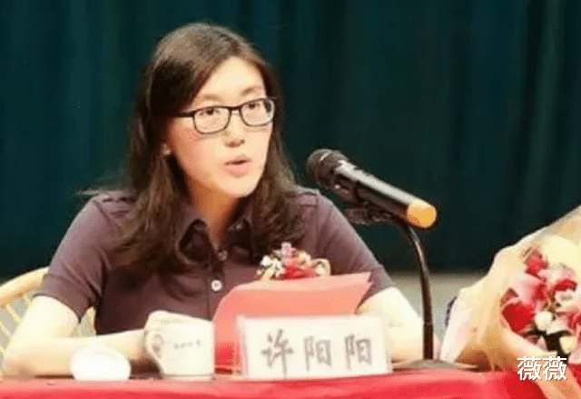 薇薇 福建首富许世辉:中年丧子投资10亿纪念,如今女儿成福建女首富