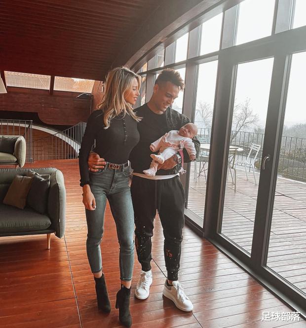 國際米蘭|國米最強太太復出營業！大秀bra之下好身材，哪像2個月前剛生娃？