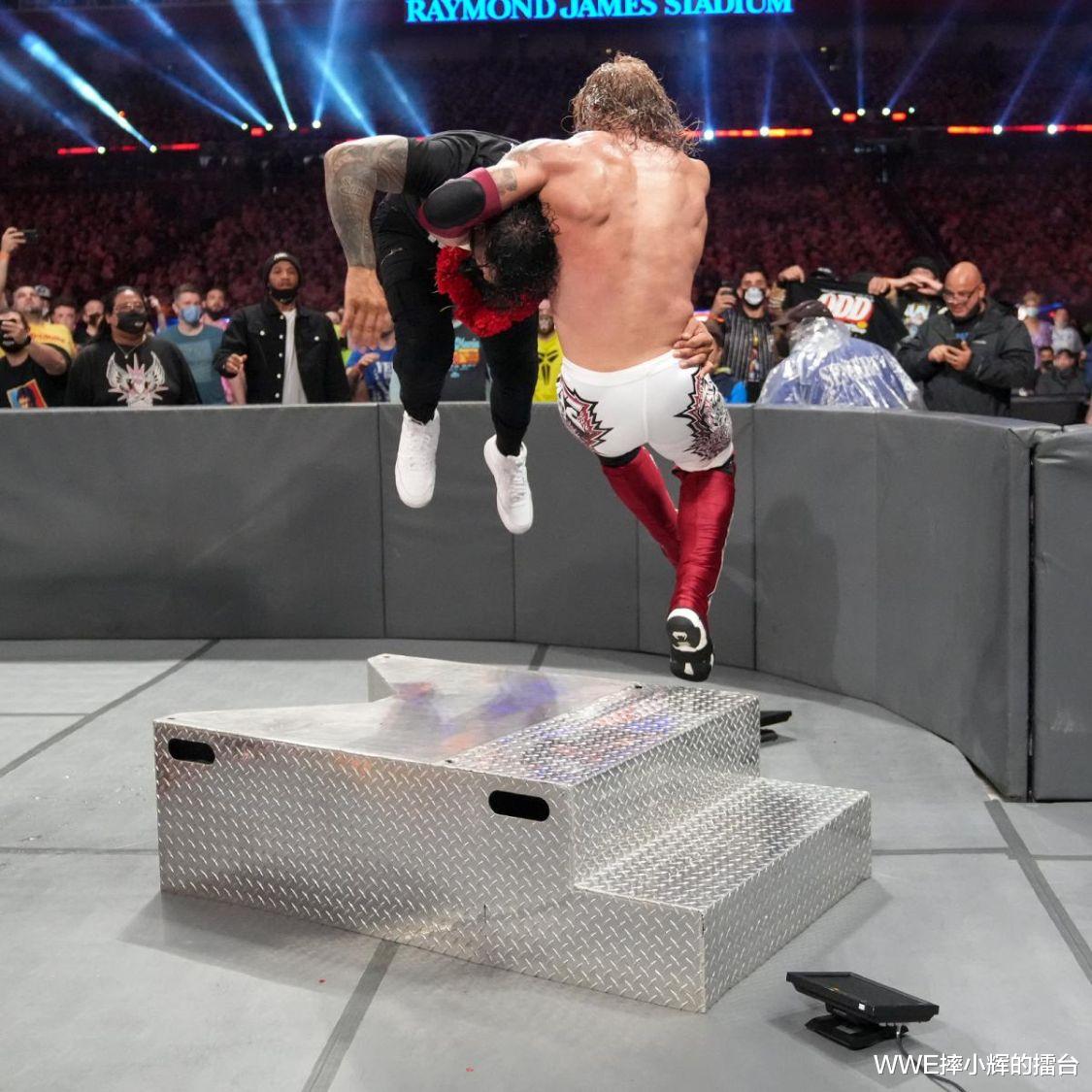 摔角狂熱|羅曼能在摔角狂熱37上雙殺對手, 背后全是海曼的功勞？