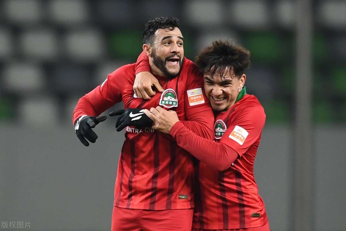 河南|帕爾曼江征服河南球迷的不僅僅是跨年夜，還有數(shù)月前的關(guān)鍵進(jìn)球