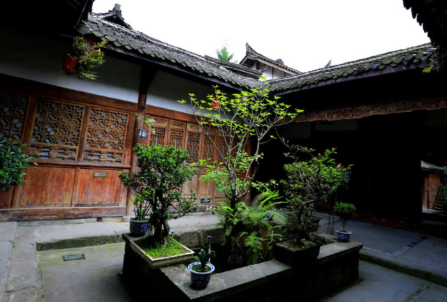 背包客 四川一历史名城，有望赶超丽江古城，越来越多背包客前往