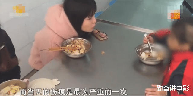 谢芳 这个小女孩真的太惨了！被亲生母亲虐待，全身伤痕！真实纪录片