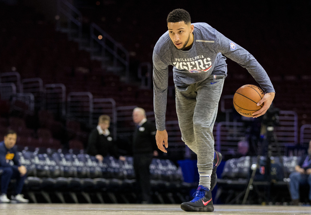 湖人队 3消息！西蒙斯达成新交易，湖人3换1交易3D锋线亏了，哈雷尔怒了