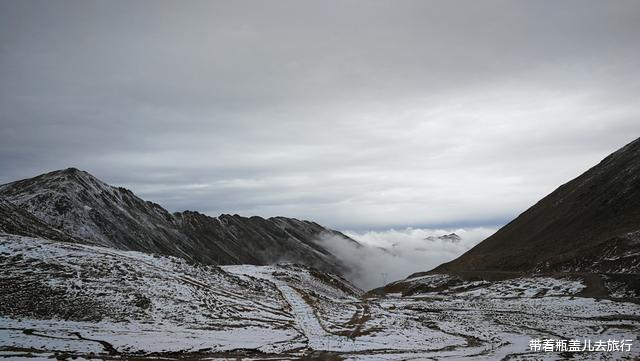 东达山 川藏线上海拔最高的东达山，号称生命禁区，一年至少10个月会下雪